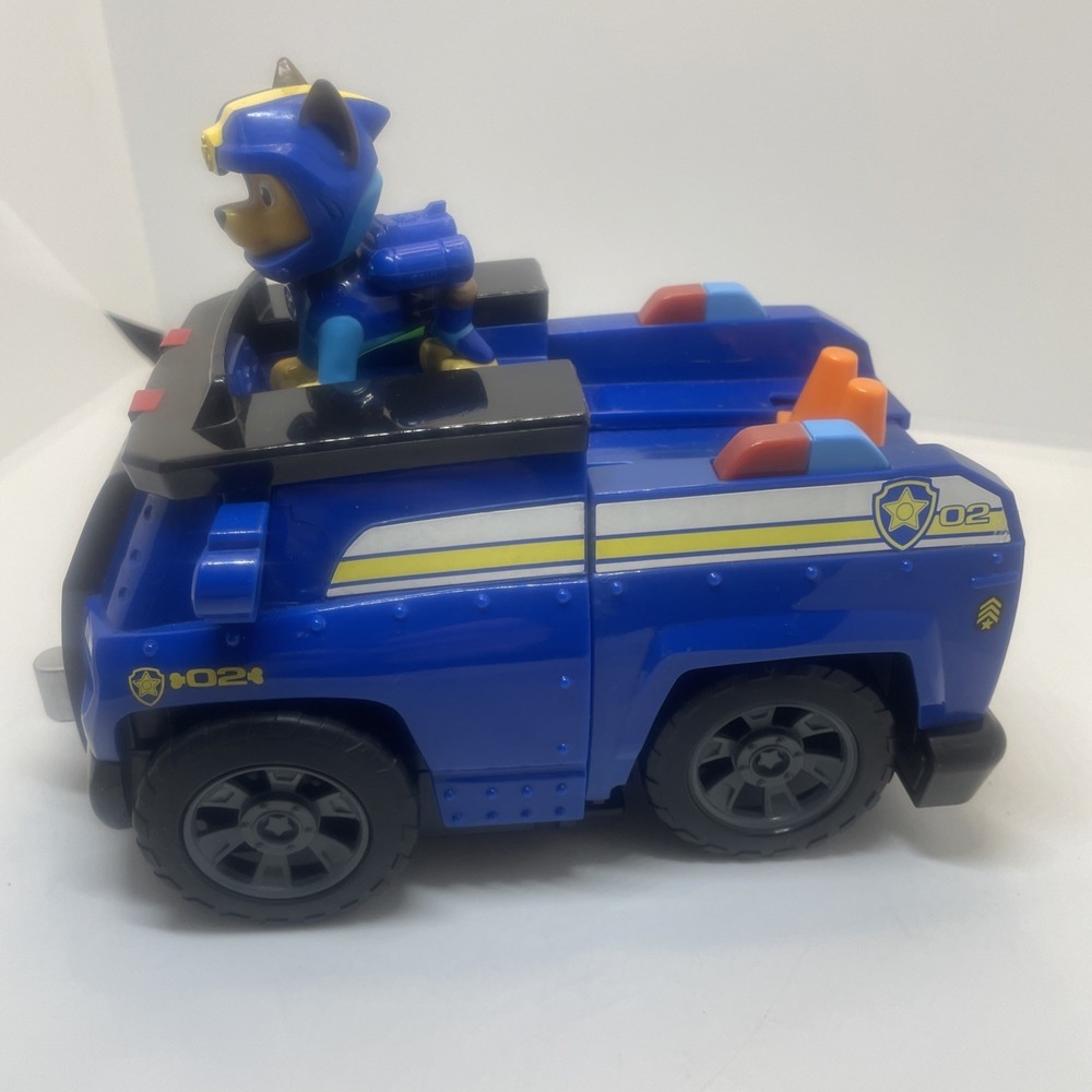 Paw Patrol Chase on a Roll Patrol Cruiser with Motion and Sound & Figure CHASE